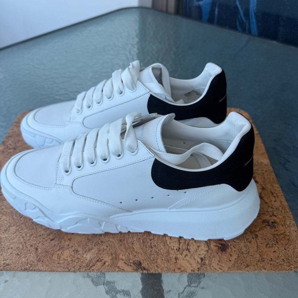 NEW Alexander McQueen Sneakers size 10US 40EU - Picture 3 of 6